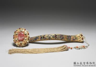 图片[3]-Gold ruyi scepter with inlays of gemstones and decor of  the Eight Immortals, Qing dynasty (1644-1911)-China Archive